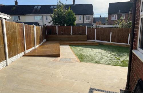 The Place with king beds, Ensuite Bathrooms, Close to Airport and Free Parking - Foto 26