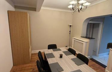 5 Bed cosy family home near Heathrow l London - Foto 5