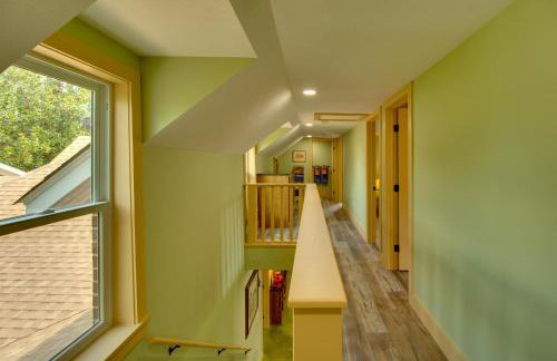 Unique Cotter Getaway with Deck and Outdoor Dining! - Foto 11