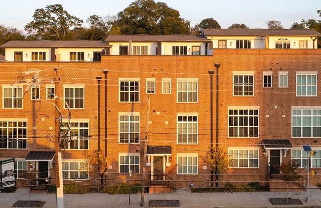 Luxurious Midtown Home Rooftop Views by Silverx - Foto 32