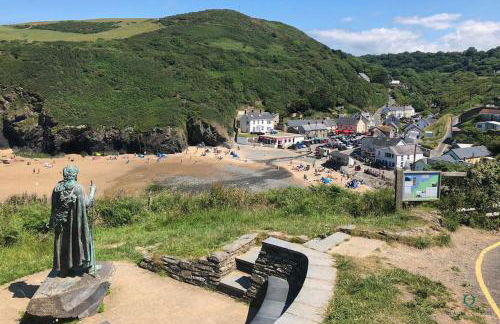 Luxury three bedroom coastal cottage - Foto 44