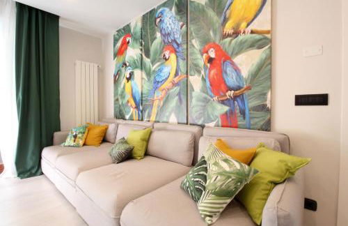 Parrots & Palms - Photo 27