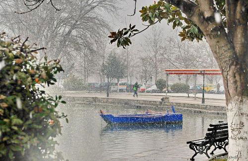 Kasoni Home , Απόλυτα κεντρικό διαμέρισμα μπροστά στη λίμνη - Foto 60