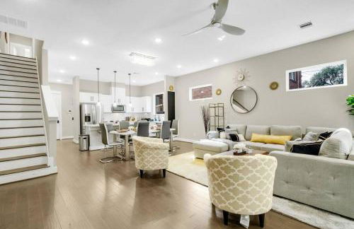 Gray Lux Hse 3BR 3 and half Ba MedCenter DownTWN HotTub - Photo 19