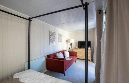 Rainbow Cottage Spacious Detached Home, Hot Tub, Sleeps 7 - Foto 15