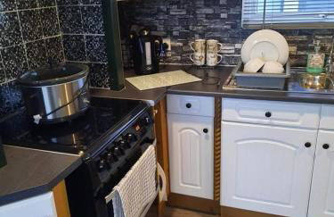 L3 Millfields 4 Berth Luxury Caravan DG & GCH Family's Only And Lead Person Must Be Over 30 - Foto 14