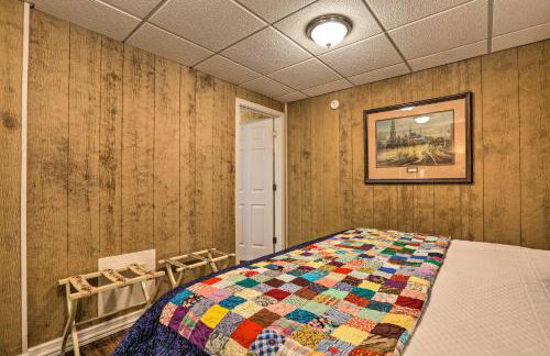 Family Farmhouse on 160-Acre Ranch with Hiking Trail - Foto 28