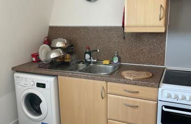 Lovely, Sleeps 6, 2 baths, Riverside Views, Parking, GY - Foto 5