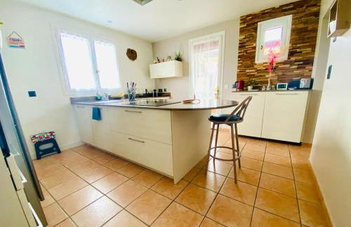 Maison avec piscine intérieure chauffée à 10min de Biarritz - Foto 6