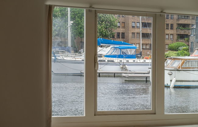 JOIVY Stunning 5-Bed Boathouse On The River Thames - Foto 32