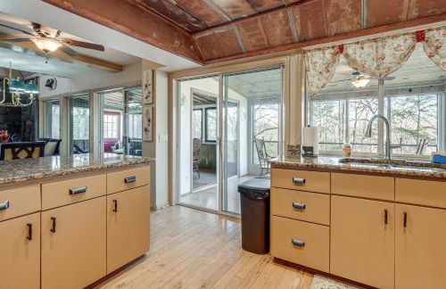 Hot Tub and Views! Squatchs Place in Blairsville - Foto 13