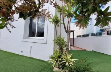 House with a tropical garden - Foto 28