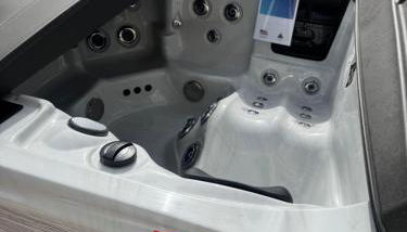 4BR, 4br HOT TUB - Photo 3