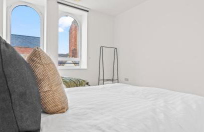 2BR Apartment with Sofa bed I Prime Town Centre Location I Gold St D-Lux, Modern Amenities, Walk to Train, Bus Stations, Shops & Cafés I Leisure and Business Stays Welcome - Foto 52