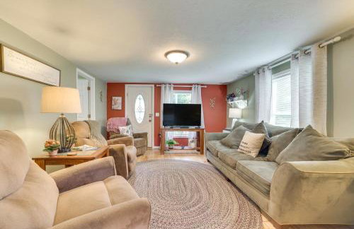 Visit Fife Lake and Traverse Bay! Farmhouse Hideaway - Foto 1