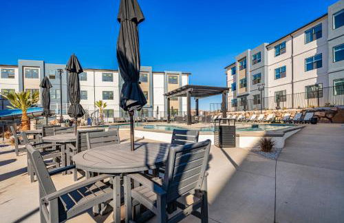 Coral Springs Resort H2 Brand New Home, Community Pool, Outdoor Fireplace, and Near Sand Hollow - Foto 49