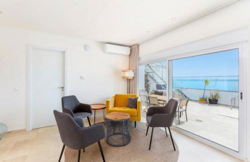 First Row Beach Villa - Photo 7