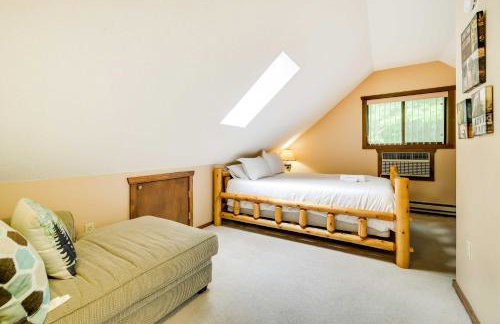 Fire Pit and Games! Secluded Chalet 30 Mi to Montage - Foto 18