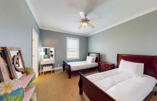 Fantastic getaway with private pool, deck, game room, AC & fast WiFi - Foto 25