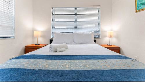 Spacious 5BR Home with Pool, Near Downtown & Beach - Foto 2, towels