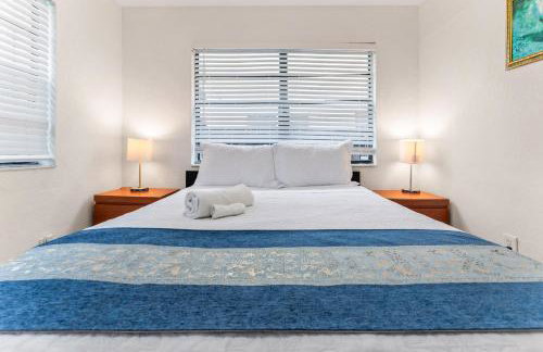 Spacious 5BR Home with Pool, Near Downtown & Beach - Foto 2