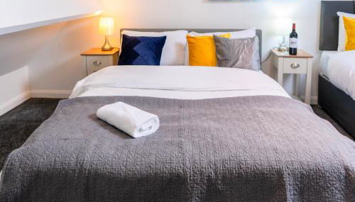 Spacious Luxurious Serviced Accommodation 1 - Photo 3