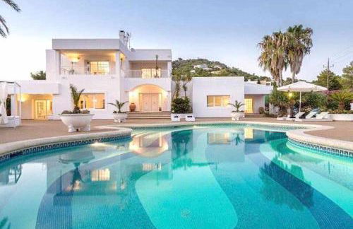 Gorgeous Villa near Ibiza centre - Photo 2