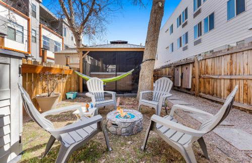 HOT TUB Firepit Pool Table Patio Cozy Downtown Denver - Foto 80