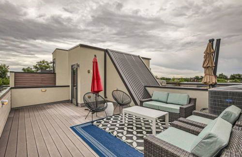 Upscale Townhome w/ Stunning Rooftop Views - Foto 13