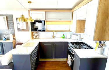 The Driftwood Den - Photo 9