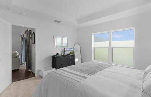 Cozy Family Stay- Queen-Double-Twins Bed- Full Kitchen-Netflix-Golf Cart-WiFi - Photo 40