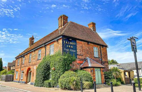 Lowndes House - Close to City Centre - Garden, Free Parking and Smart TV by Yoko Property - Foto 26