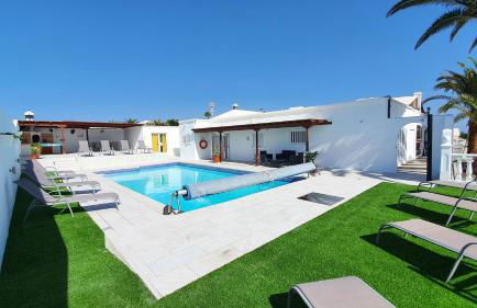 Stunning sea view villa with 6 bedrooms & heated pool - Villa Renaissance - Photo 29