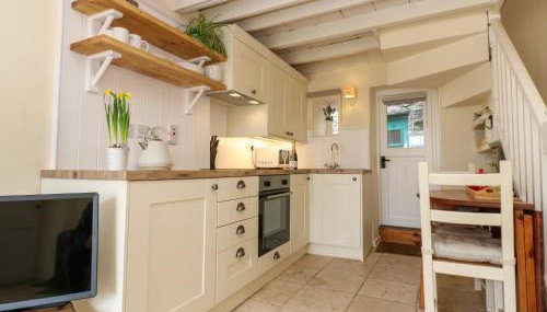 Lavender Cottage - Photo 5