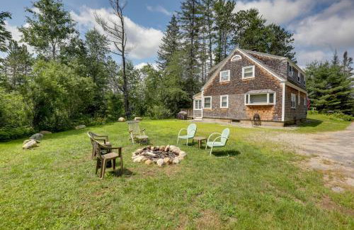 Franconia Escape on Half Acre w/ Fire Pit & Deck! - Foto 1