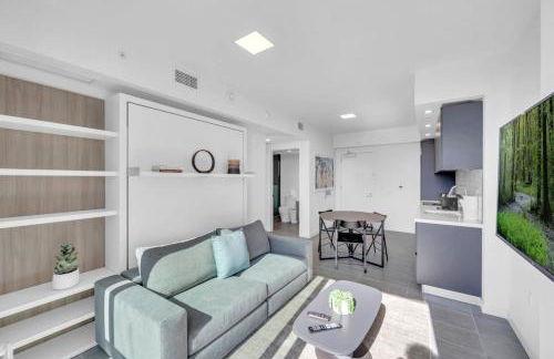 Stylish Studio and Den Across from Bayside Miami - Foto 2