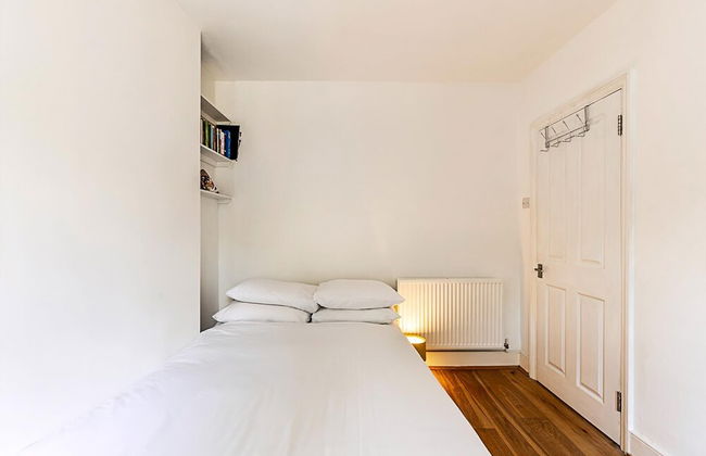 Retro Charm and Modern Comforts - Photo 16