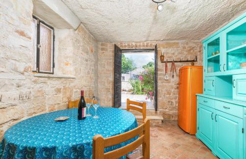 Lovely House Kristina with a pool - Photo 48