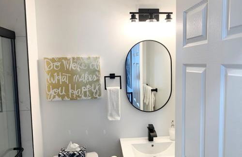 Comfy Cozy 2BD-2BA apt in Federal Hill - Photo 3