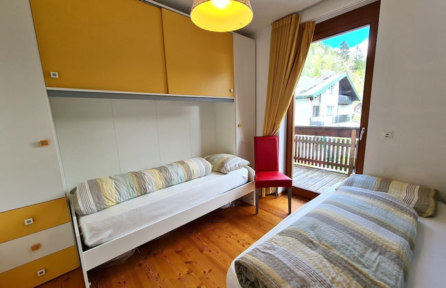 Central Vacation Apartment With View - Photo 2