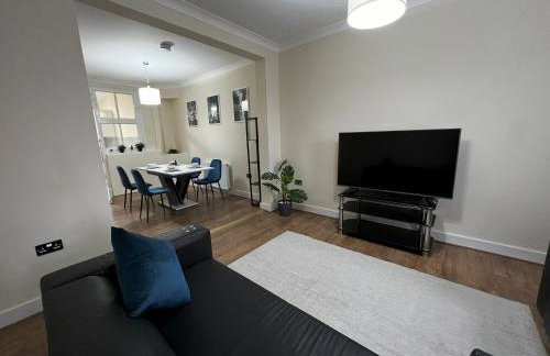 Two Bedroom Holiday Home - Photo 4