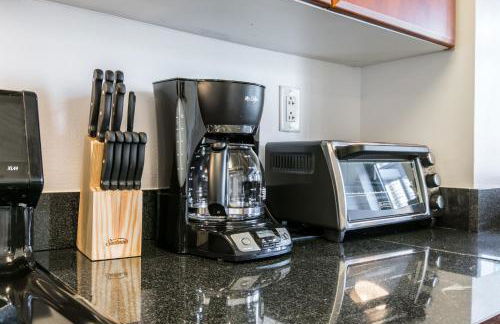 Bright 2 Bedrooms 2 Bathrooms Unit - Foto 14