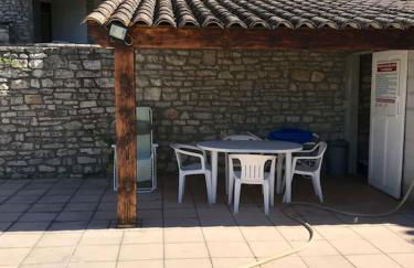 Location chaleureuse à Orgnac-l'Aven avec piscine partagée - Foto 25