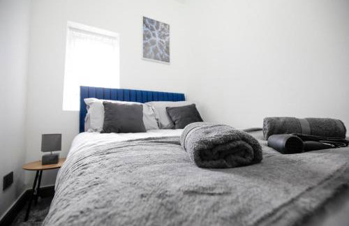 Dixon House, Sleeps 6, Free Parking, Long or Short Stays - by NMB Property - Photo 30