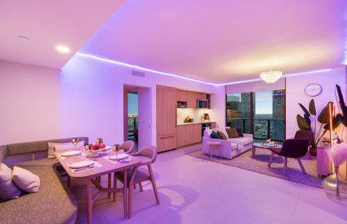 Stunning Lux 2 Bed 2 Bath with Panoramic View from Balcony - Foto 61