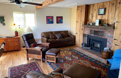 Charming Riverside Vacation Rental with Scenic Mountain Views near Ennis, Montana - Foto 2