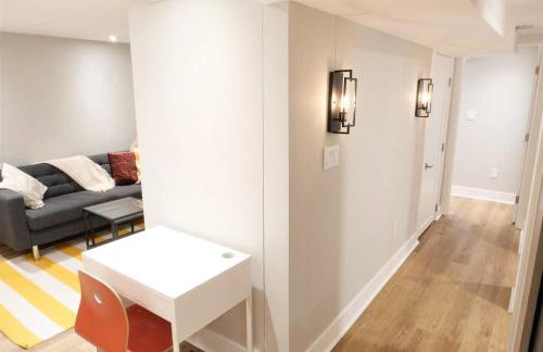 Best of Brookland Family Friendly w Private Parking - Photo 6