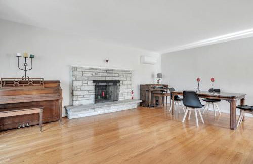 Spacious 2 bedroom home in Niles, Illinois with office, full kitchen and 2 baths - Foto 4