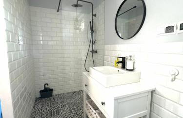 Domek nad Jeziorem Trzechowskim w lesie letniskowy na wsi - Foto 9