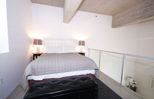 Downtown Loft Style Condo Heated Parking - Photo 6